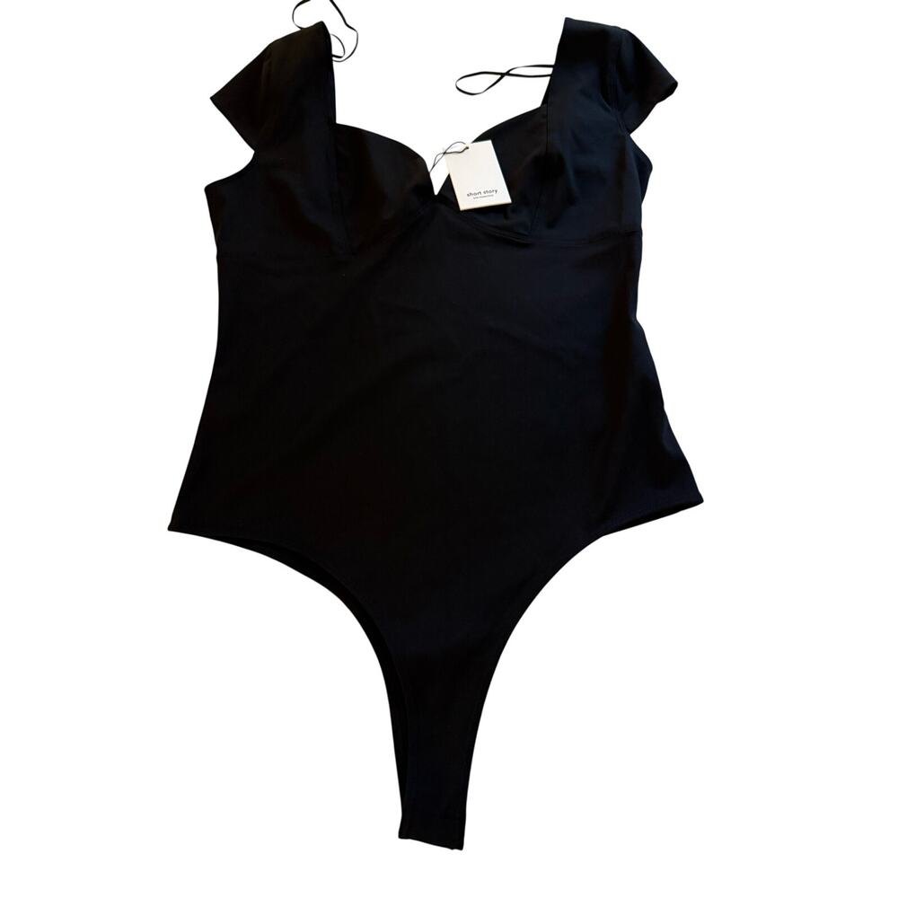 ASTR The Label Bodysuit Size Large Black Short Sleeve Sweetheart Neck Snap NWT
